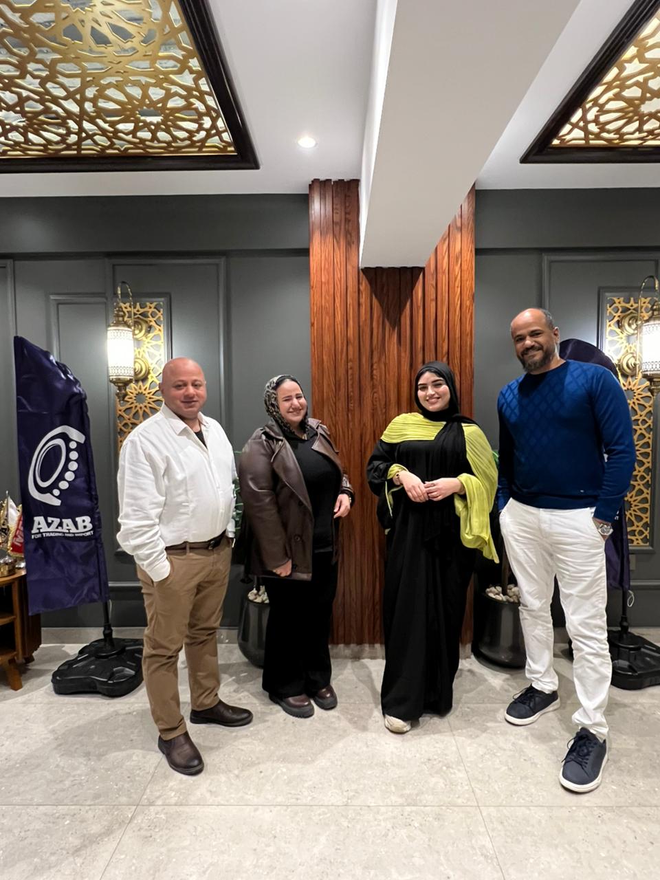 فريق العمل والموظفون