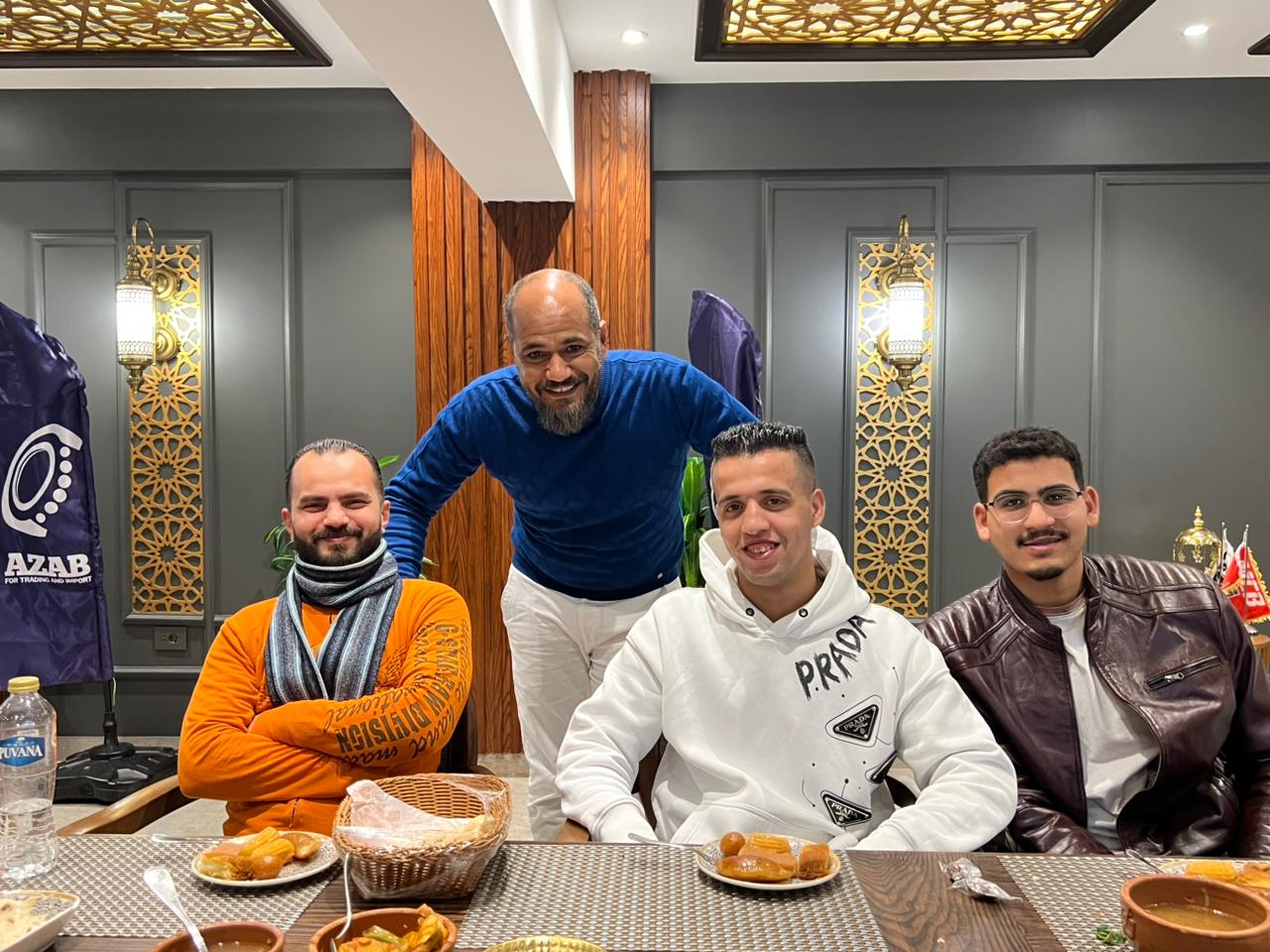 فريق العمل والموظفون